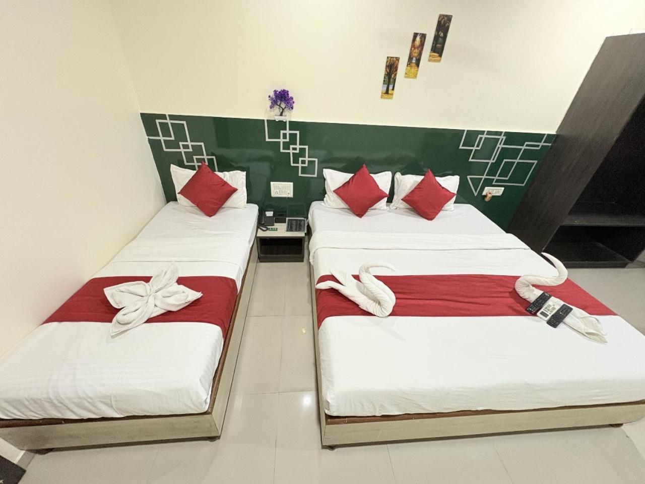 מומביי Hotel Kailash Park- Near International Airport מראה חיצוני תמונה