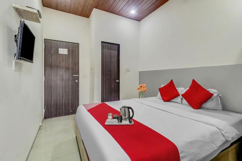 מומביי Hotel Kailash Park- Near International Airport מראה חיצוני תמונה